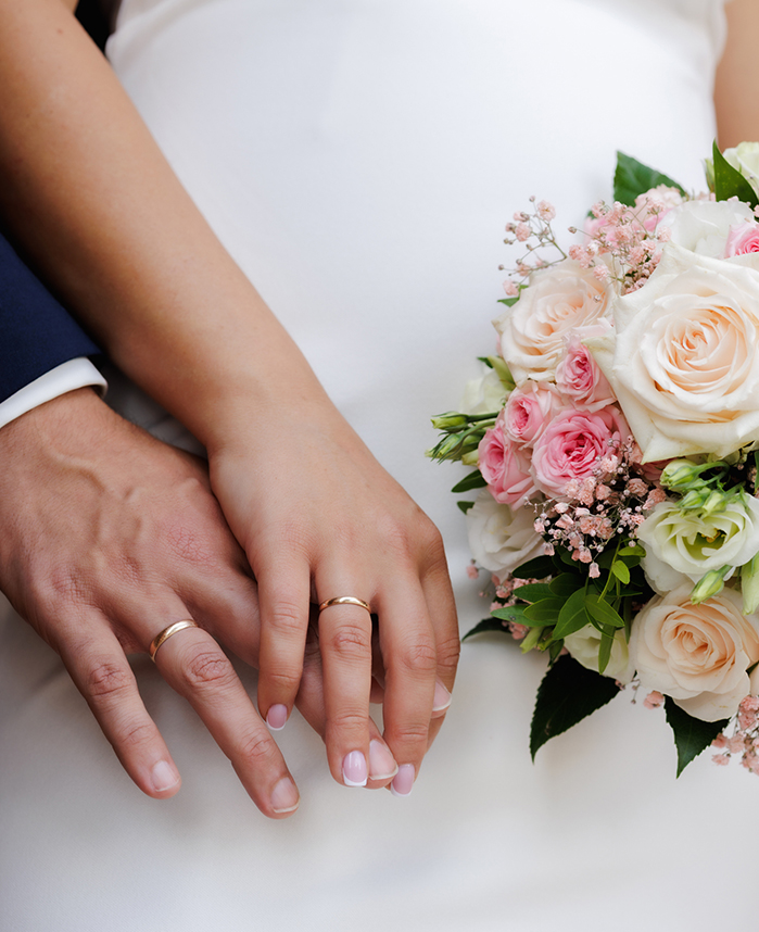 hands with rings on each other