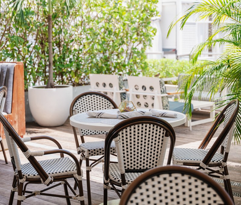 Butler question - dinner for 14 in a Penthouse suite?