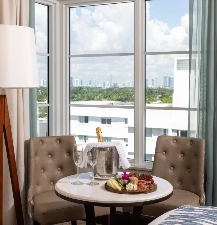 superior city view 1 king bed view hi res