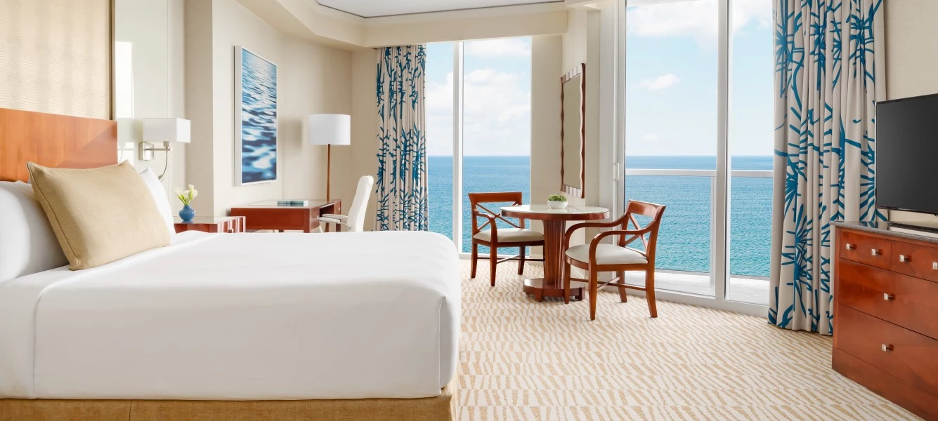 How to Secure a Hotel Room With a View: Expert Tips Revealed 2 How to Secure a Hotel Room With a View: Expert Tips Revealed