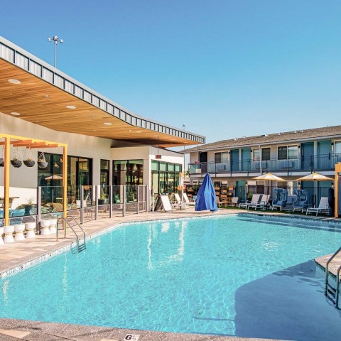 a swimming pool outside of a building